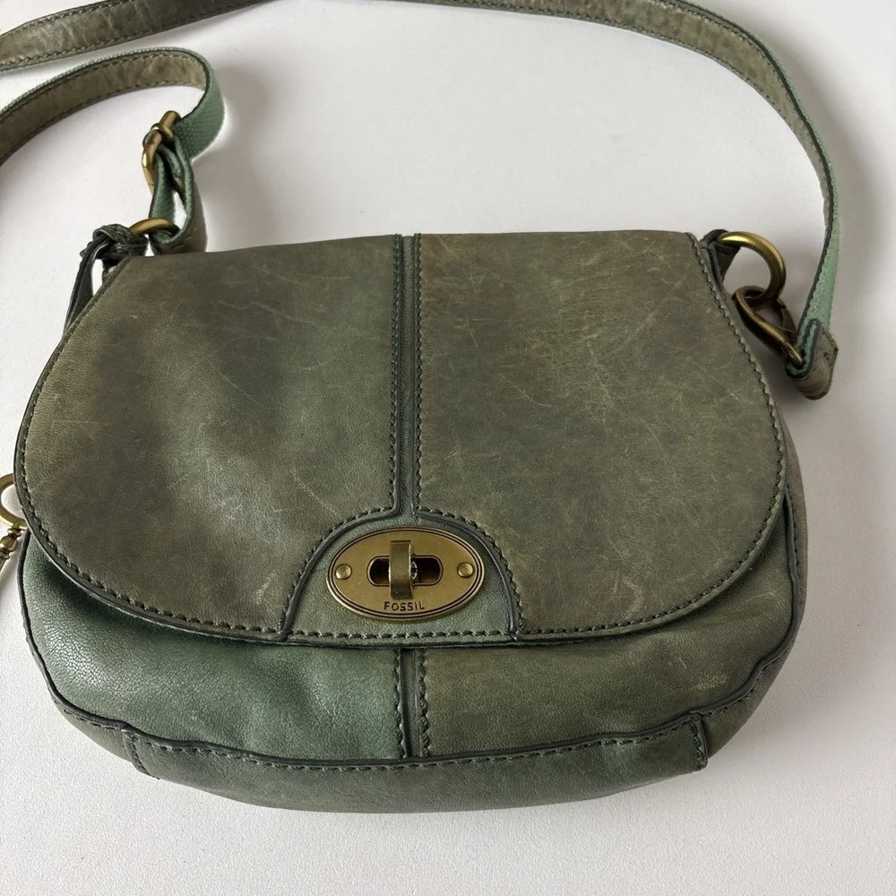 Vintage FOSSIL Y2K Crossbody Strap Leather Turn Lock Flap Bag Purse Handbag - Picture 1 of 16